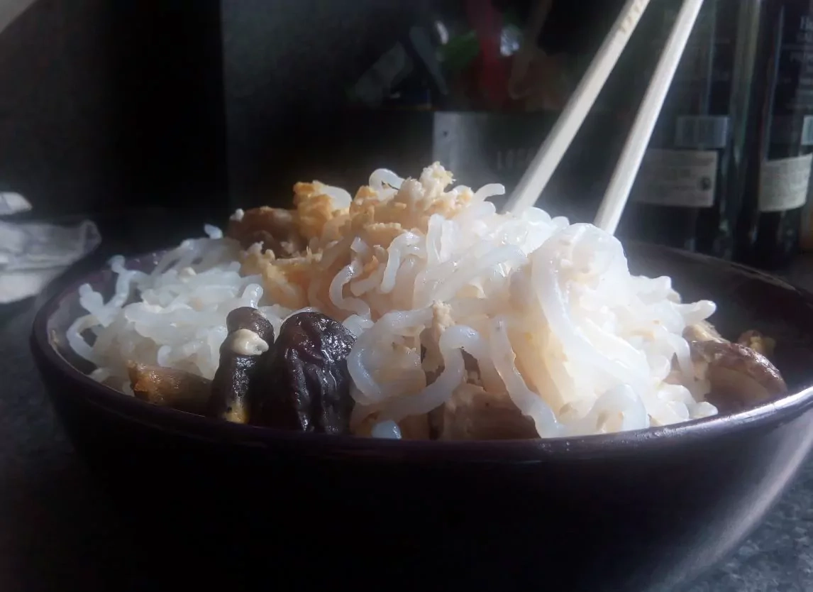 Keto noodles - Shirataki nūdlai su grybais