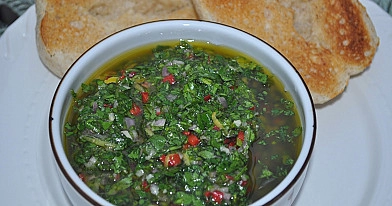 Čimičiuri (chimichurri) - padažas iš susmulkintų žalumynų