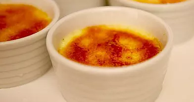 Prancūziški desertai: Crème brûlée arba krembriulė