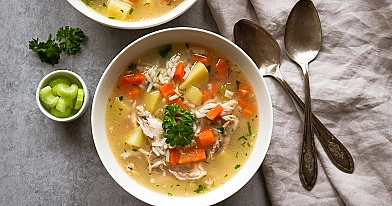 Labai skani vištienos sriuba su daržovėmis ir bulvėmis