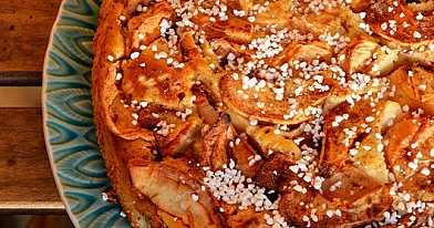 Švediškas obuolių pyragas su grietinėle
