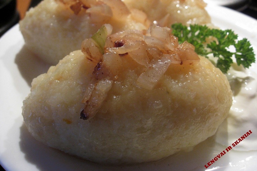 Virtų bulvių cepelinai su vištiena arba kalakutiena