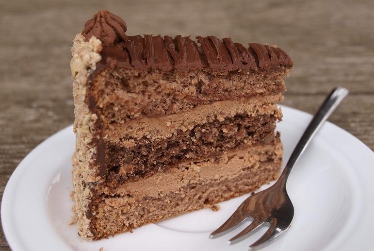 Šokoladinis-riešutinis tortas