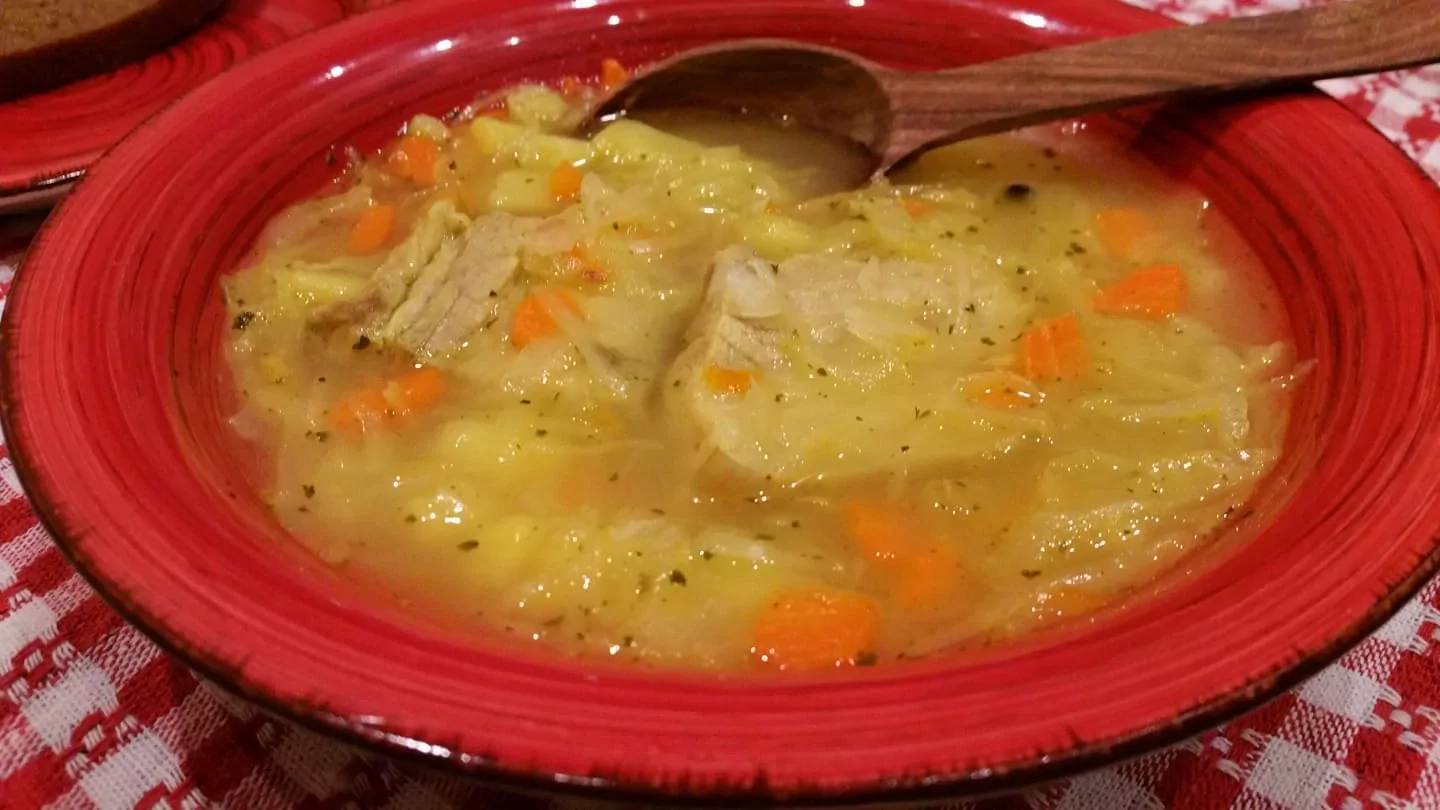 Raugintų kopūstų sriuba su šonine