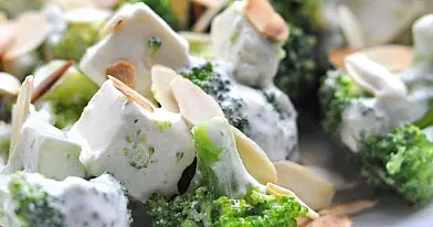 Receptas: Brokolių – fetos salotos