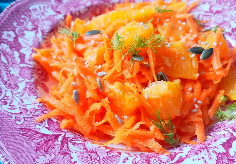 Pikantiškos morkų salotos su apelsinu