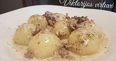 Šilkiniai bulvių kukuliai su faršo padažu
