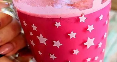 Rožinė latte (kavos nė lašelio - tinka ir veganams!)