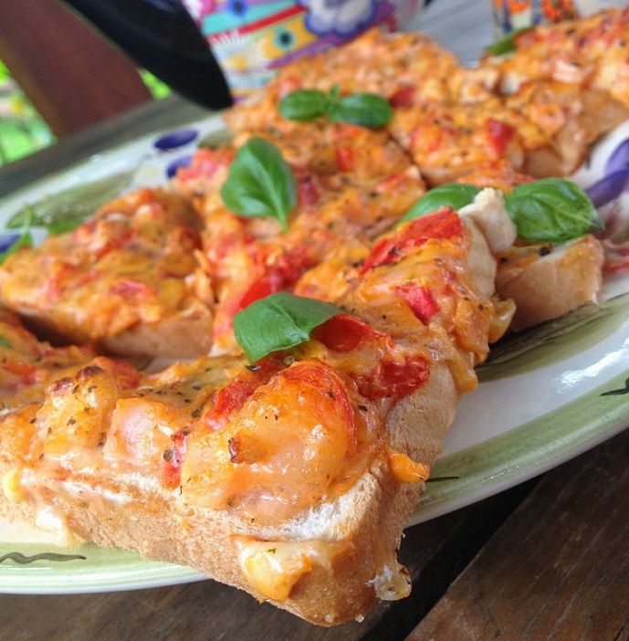 Karšti sumuštiniai su krevetėmis