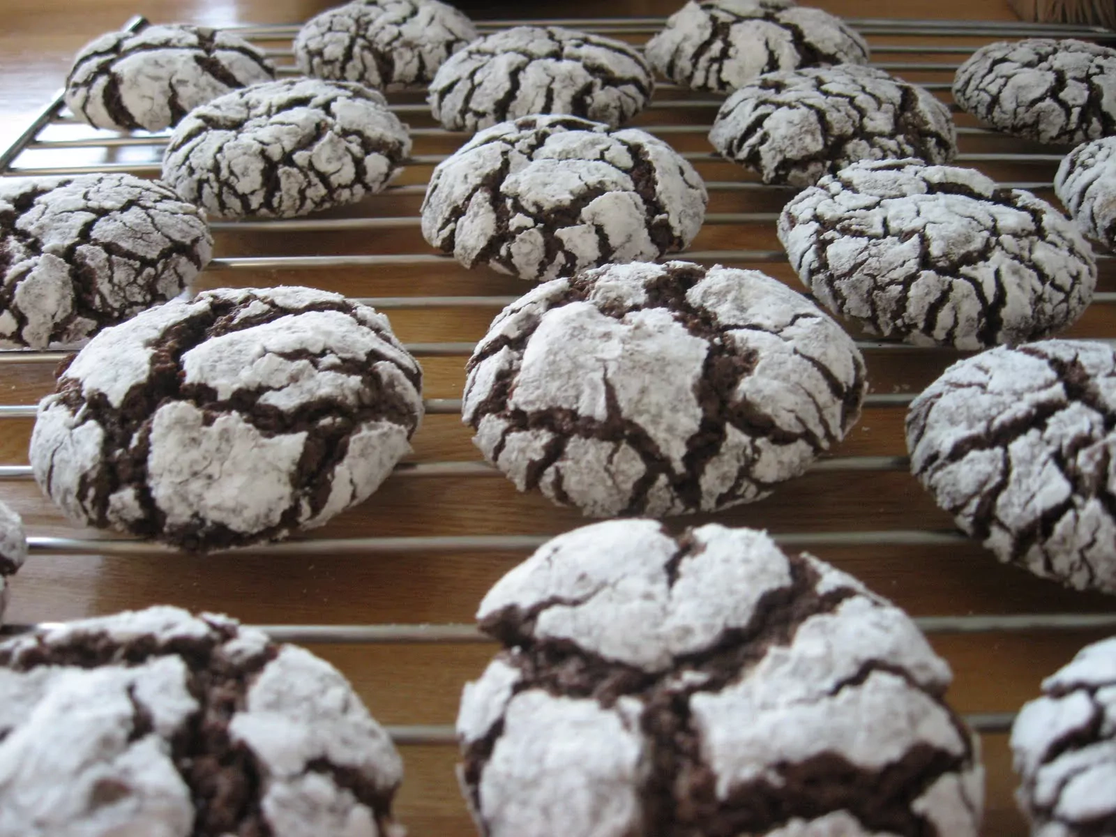 Šokoladiniai Kalėdiniai sausainiai "Chocolate Crinkles"