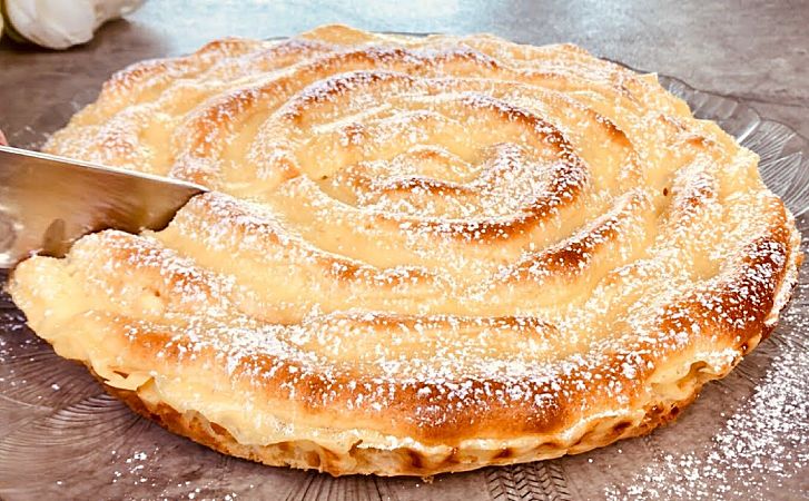 Gaminame pyragą iš dviejų obuolių: be gramo sviesto, bet išeina beveik kreminis