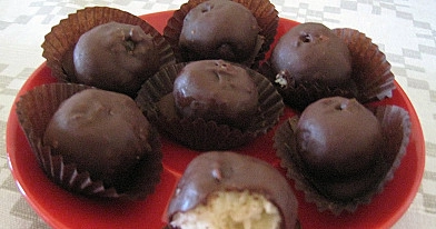Kokosiniai saldainukai - patys patys skaniausi naminiai saldainiai kokius esu ragavusi!