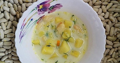 Pieniška pupelių sriuba su makaronais - vienos lėkštės neužteks!