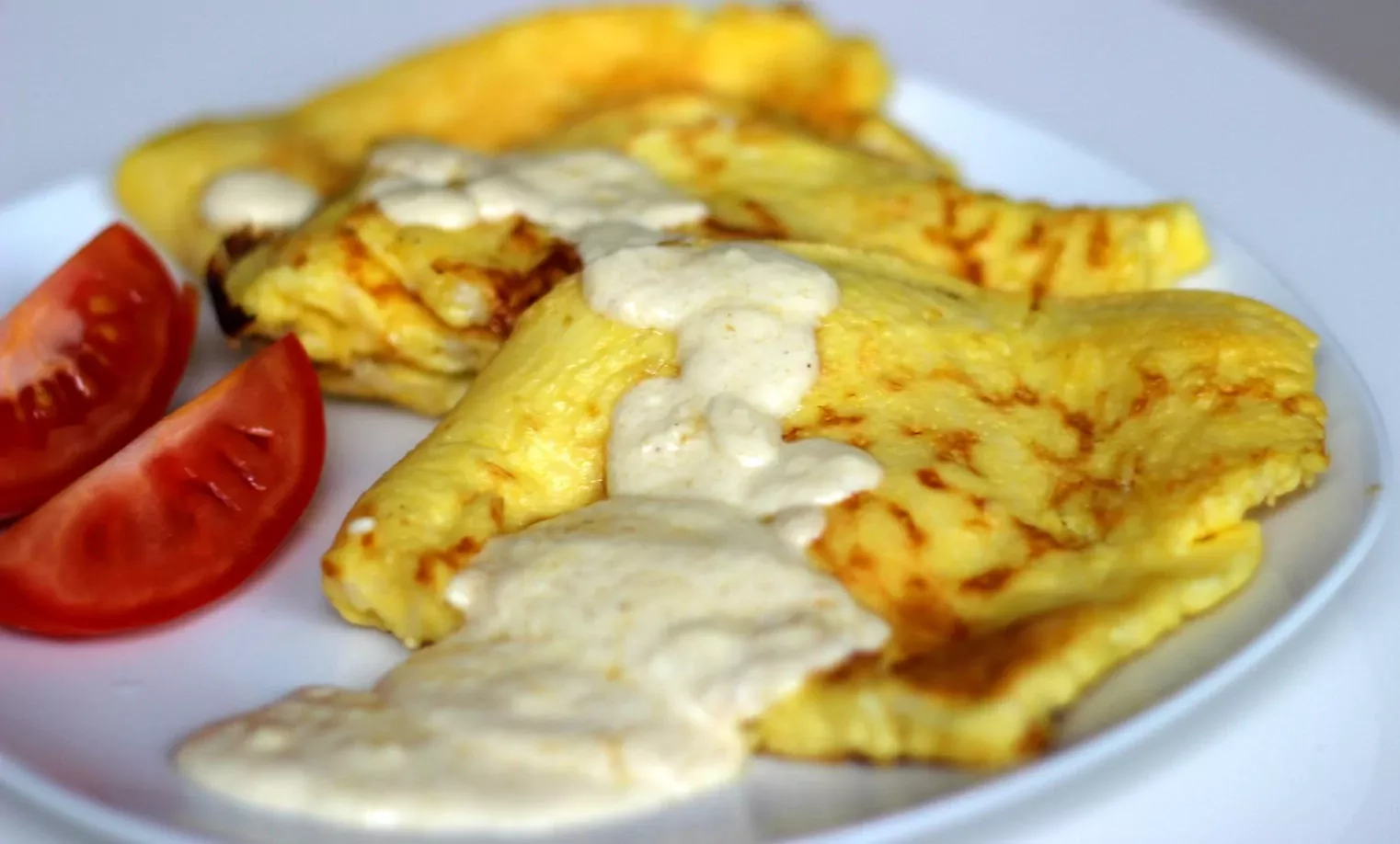 Kiaušinienė - omletas su grūdėta varške keptuvėje arba orkaitėje