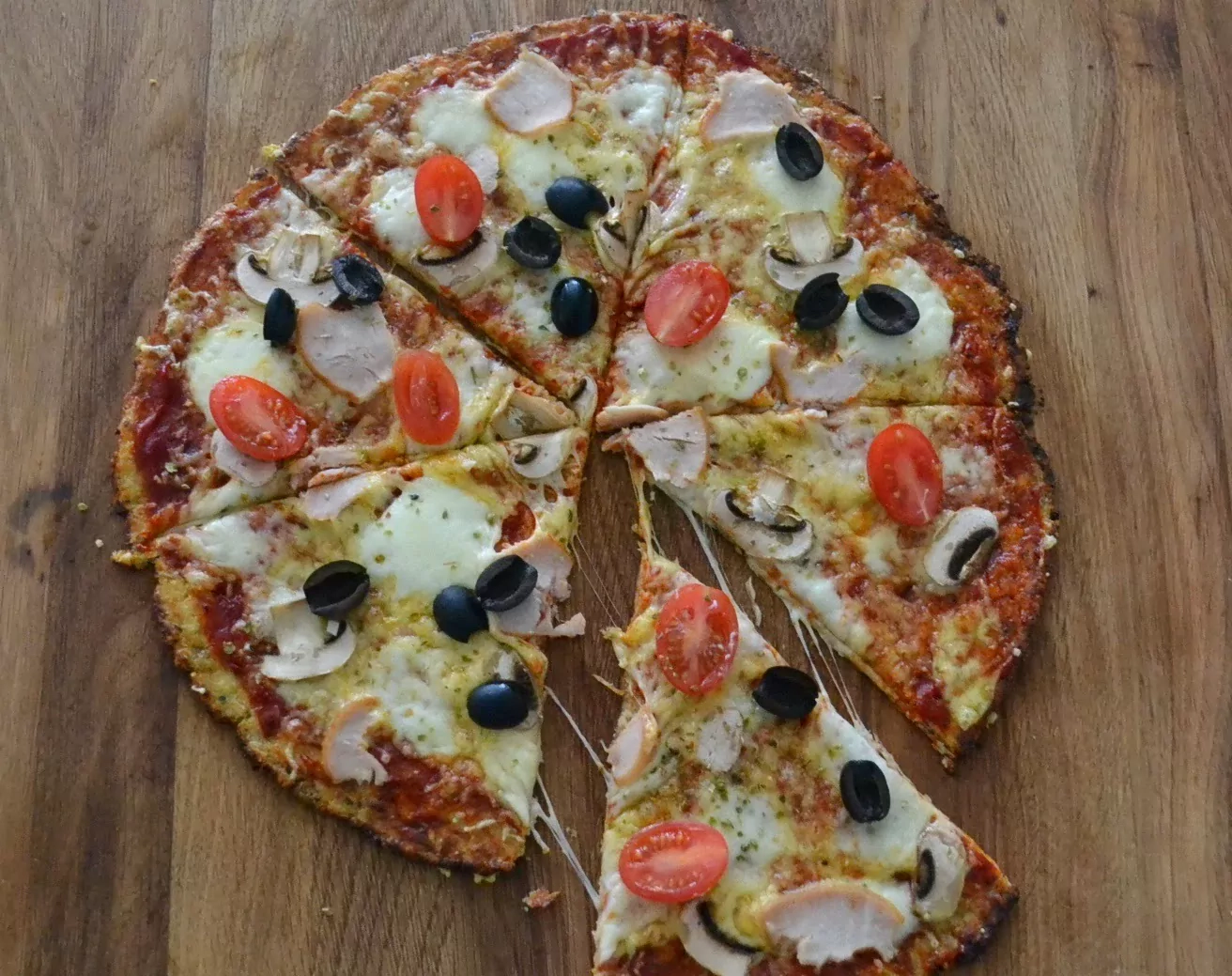 Kalafiorų pica - party pizza su kalafioro padu