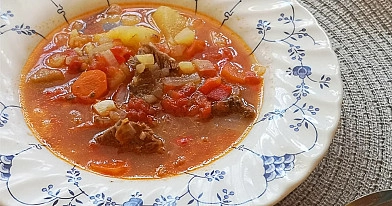 Dieviškai skani tiršta daržovių sriuba su aviena