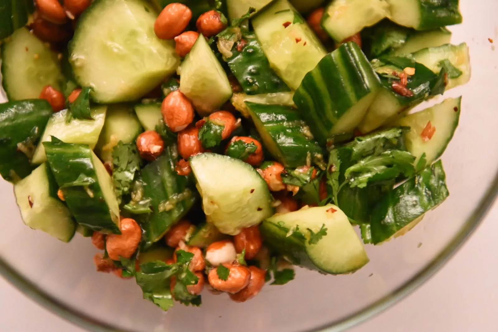 Tradicinės kiniškos agurkų salotos - išmėginkite jau dabar!