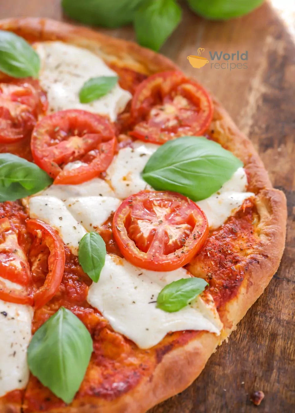 Naminė itališka - Viduržemio jūros pica su konservuotais pomidorais ir mocarelos sūriu