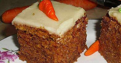 Drėgnas ir aromatingas morkų pyragas