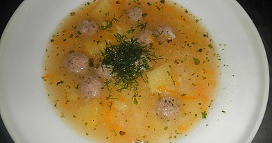Vaikystės sriuba - skani bulvienė su frikadelėmis
