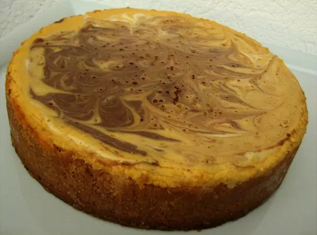 Maskarponės sūrio pyragas su moliūgu ir šokoladu
