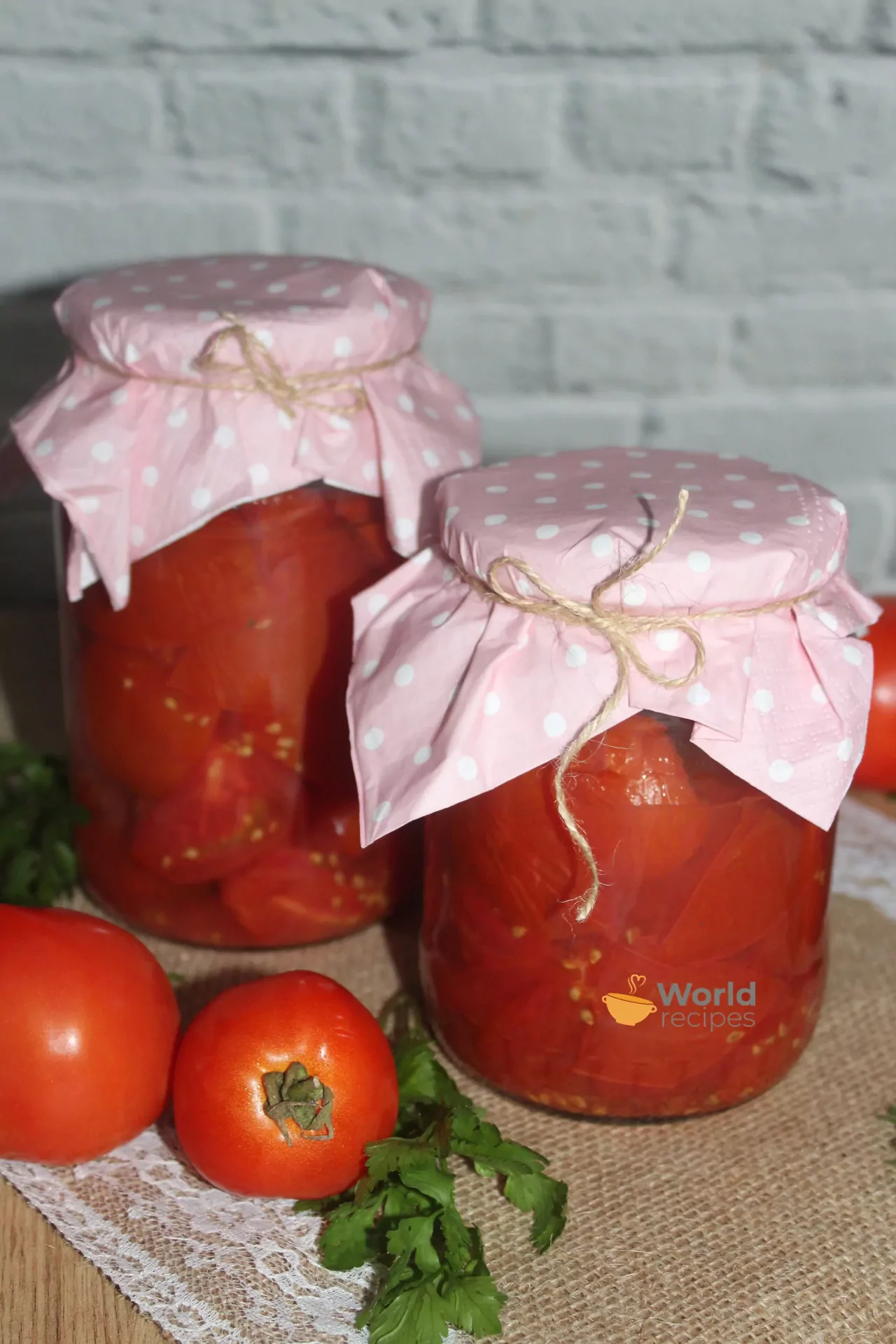 Savo sultyse marinuoti pomidorai be odelių, su cukrumi ir druska