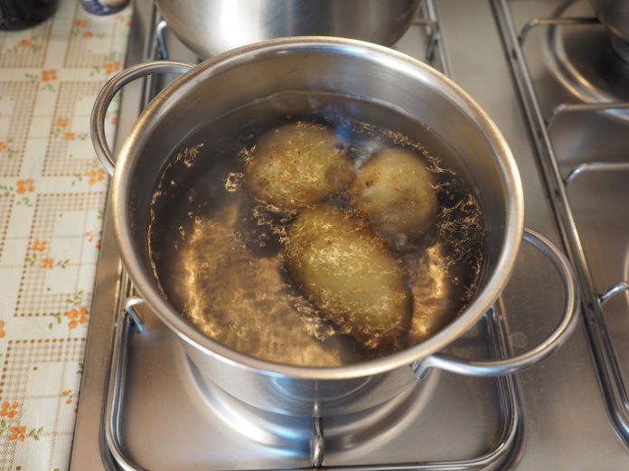 Mano močiutė uždraudė išpilti bulvių nuovirą, dėl labai svarbios priežasties