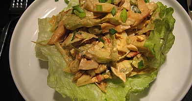 Mišrainė - salotos su konservuota krabų mėsa