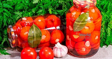 Beatos marinuoti pomidorai su česnaku žiemai