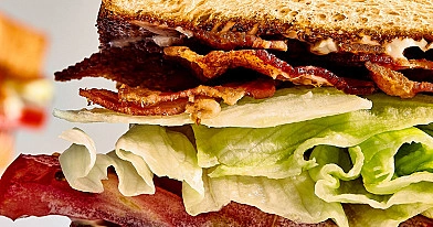 BLT sandwich - skrudintos duonos sumuštinis su šonine