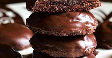 Neriebūs šokoladiniai sausainiai su kakaviniu glaistu