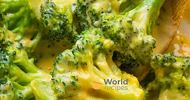 Virti brokoliai, apkepti su kietu sūriu