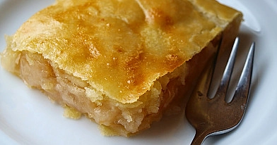 Paprastas mamos obuolių pyragas su grietinine tešla
