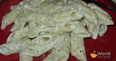 Makaronai Dor blu sūrio padaže su grietine