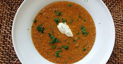 Trinta pomidorų ir lęšių sriuba su morkomis