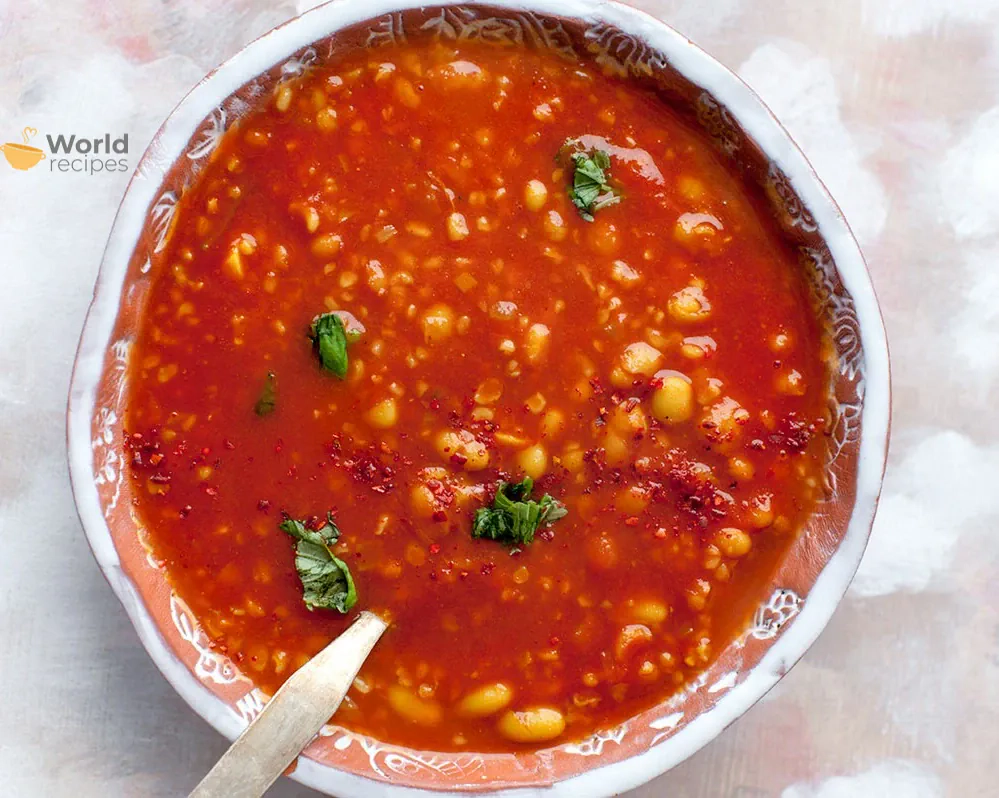Pomidorinė sriuba su perlinėmis kruopomis ir morkomis