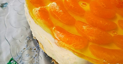 Plikytų pyragaičių tortas su mandarinais ir maskarponės sūriu