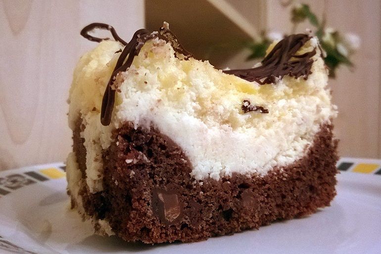 Šokoladinis pyragas su rikota ir grietinėle
