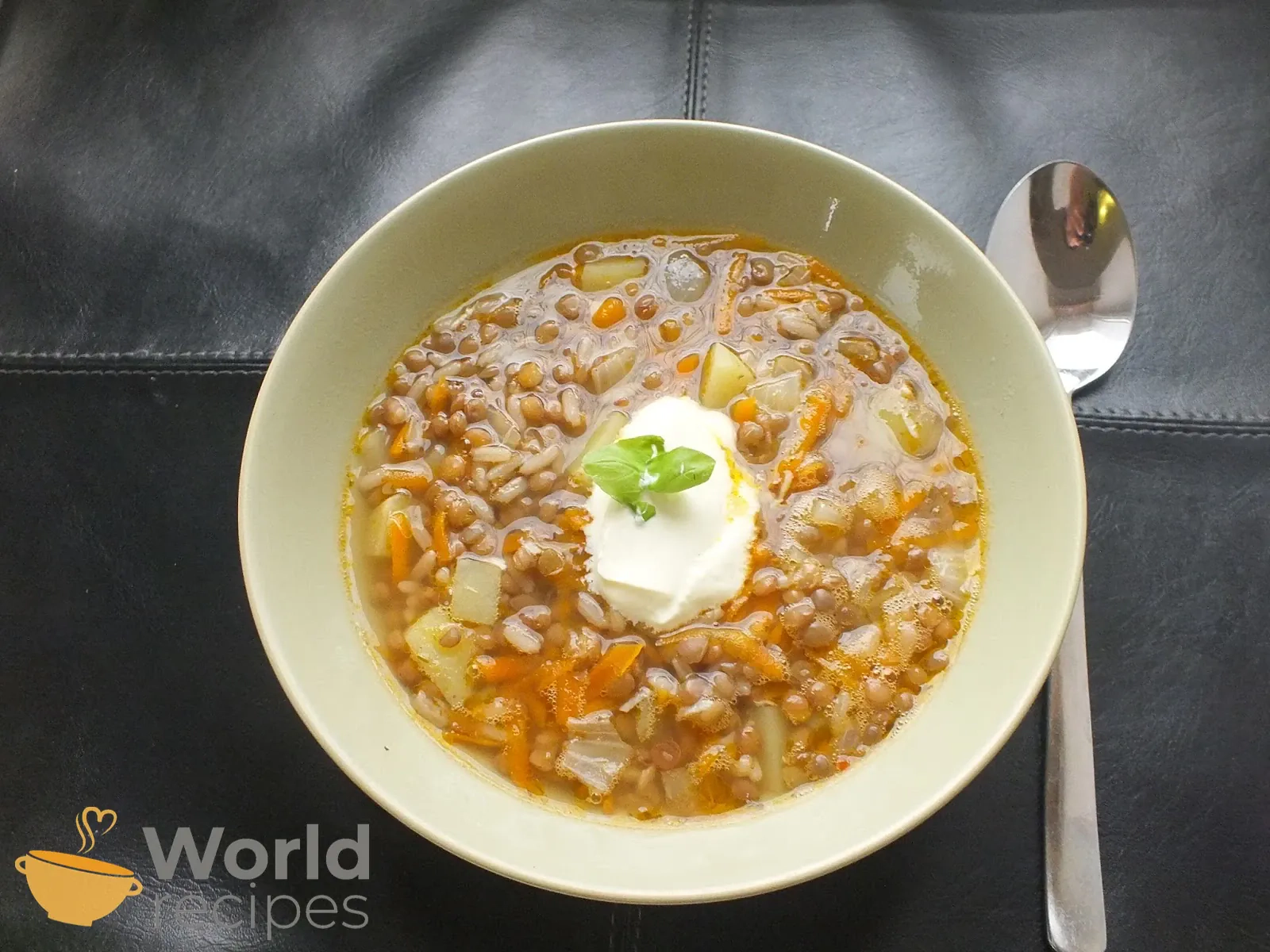 Turkiška lęšių ir ryžių sriuba su morkomis bei bulvėmis