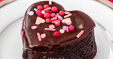 Širdelės formos šokoladinis pyragas Valentino dienai