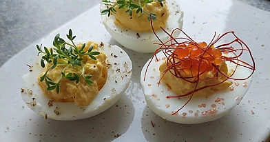 Klasikiniai farširuoti kiaušiniai su majonezo ir garstyčių padažu