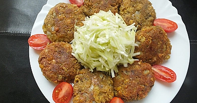 Avinžirnių maltinukai - falafeliai