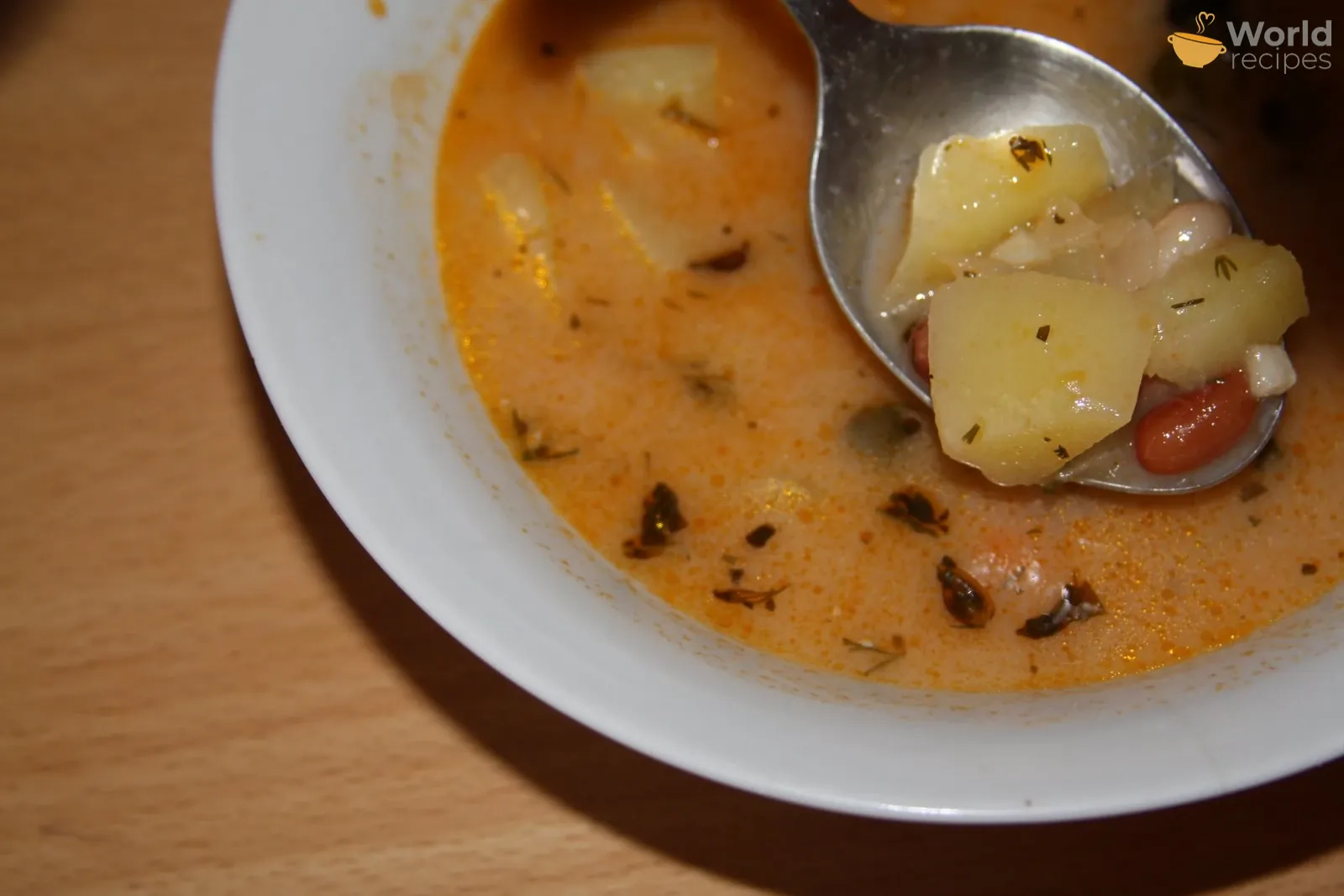 Pupelių sriuba su, morkomis, bulvėmis ir frikadelėmis - mėsos kukuliais