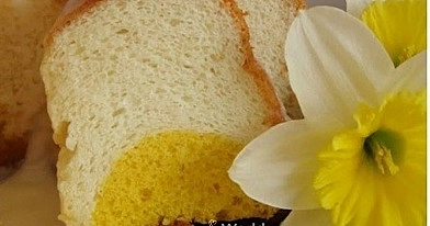 Velykinis pyragas "Narcizas" su citrinos sulčių ir cukraus pudros glajumi