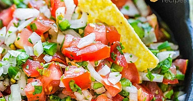 Pico de Gallo - Meksikietiškos pomidorų salotos su svogūnais ir žaliosiomis paprikomis