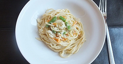 Spageti makaronai - žuvies, sūrio ir grietinėlės padaže