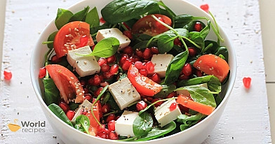 Špinatų salotos su pomidorais ir varške