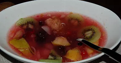 Saldi vaisių sriuba