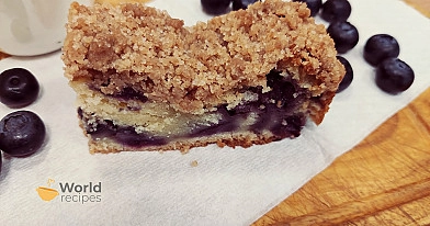 Trupininis šilauogių pyragas (blueberry buckle)