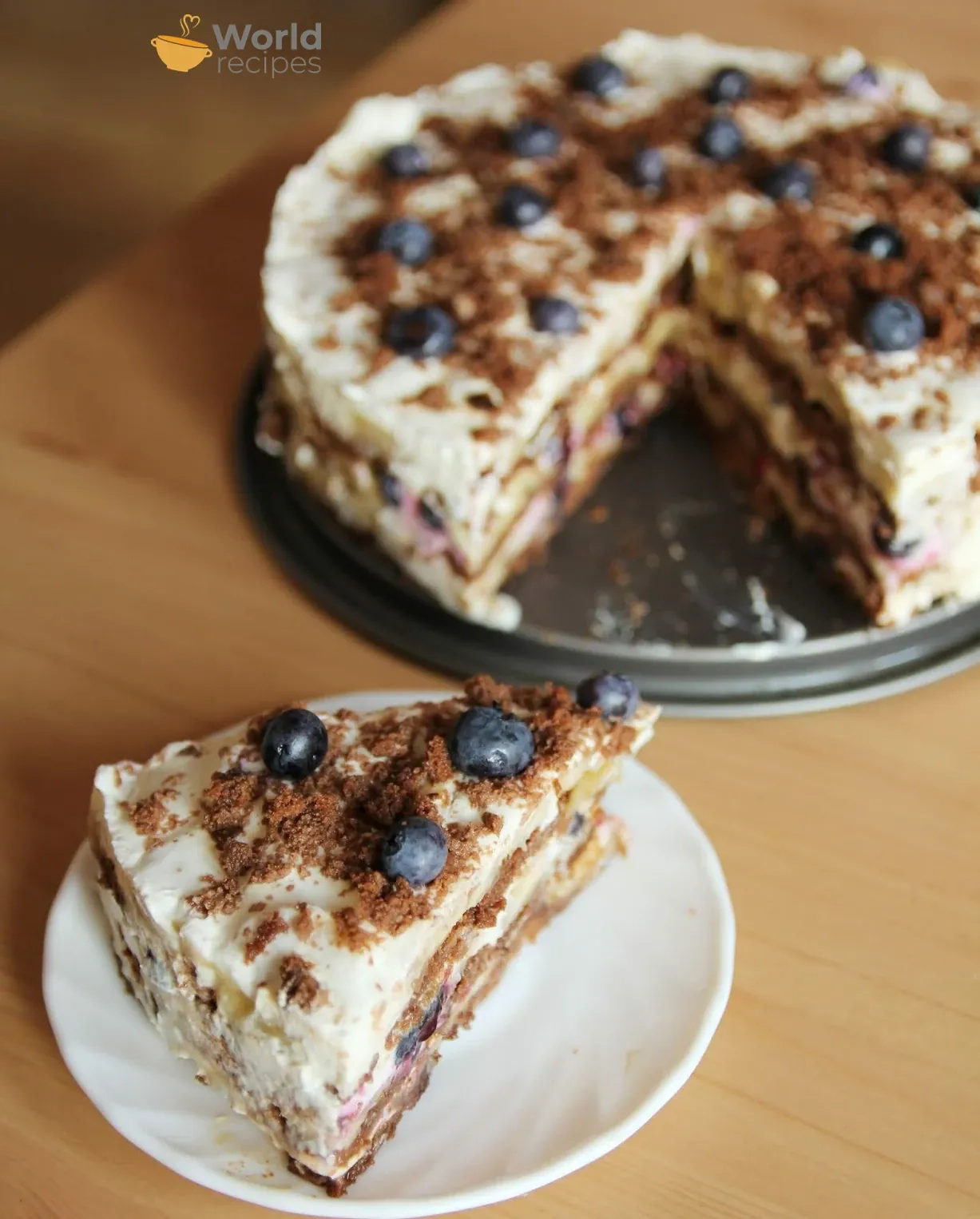 Veganiškas tinginių meduolių - bananų tortas su sojų jogurtu